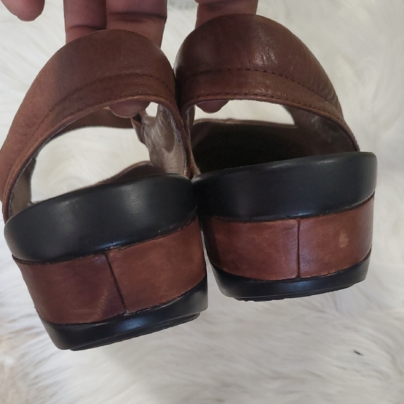 Wolky Brown Comfort Leather Clogs - Picture 4 of 12